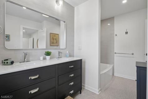 39 Walnut Crescent Montclair NJ 07042