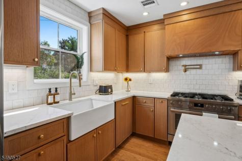 39 Walnut Crescent Montclair NJ 07042