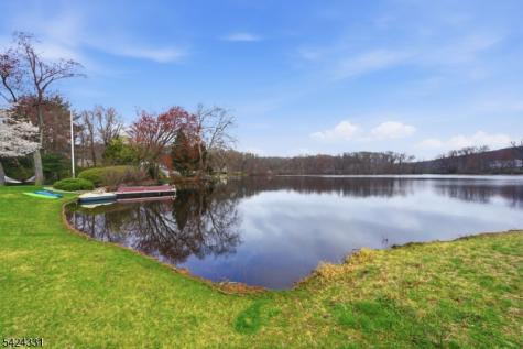 11 N Pocono Road Mountain Lakes NJ 07046