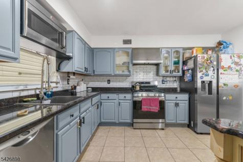 135 Highland Avenue Newark NJ 07104