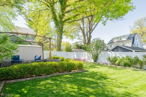 19 Pine Street West Orange NJ 07052