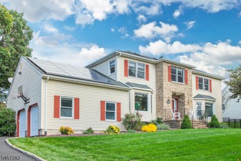 12 Kristen Drive Roxbury NJ 07876