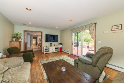 12 Kristen Drive Roxbury NJ 07876