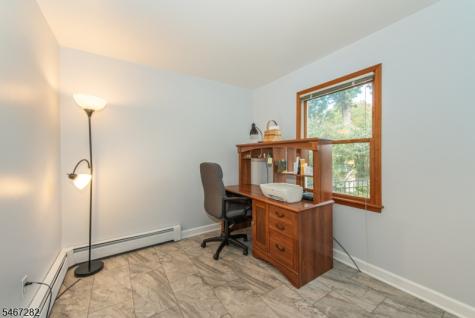 12 Kristen Drive Roxbury NJ 07876