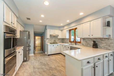 12 Kristen Drive Roxbury NJ 07876