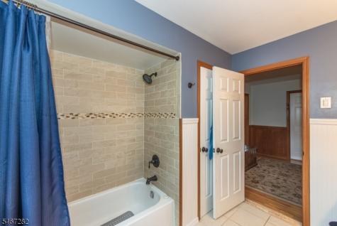 12 Kristen Drive Roxbury NJ 07876