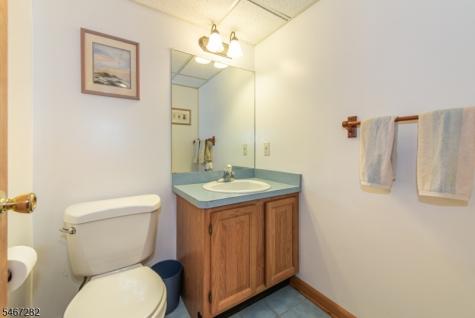 12 Kristen Drive Roxbury NJ 07876