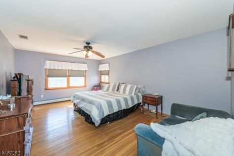 12 Kristen Drive Roxbury NJ 07876