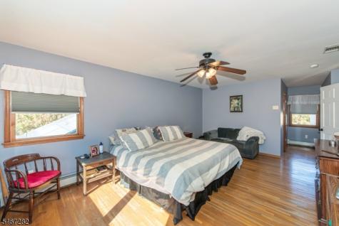 12 Kristen Drive Roxbury NJ 07876