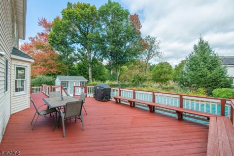 12 Kristen Drive Roxbury NJ 07876
