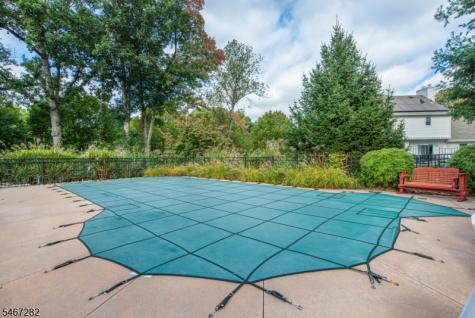 12 Kristen Drive Roxbury NJ 07876