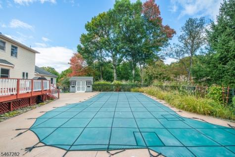 12 Kristen Drive Roxbury NJ 07876