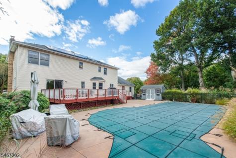 12 Kristen Drive Roxbury NJ 07876