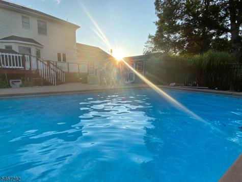 12 Kristen Drive Roxbury NJ 07876