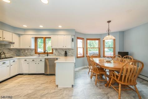 12 Kristen Drive Roxbury NJ 07876