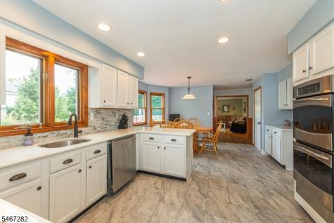 12 Kristen Drive Roxbury NJ 07876