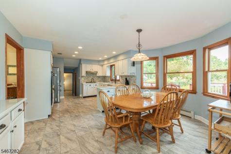 12 Kristen Drive Roxbury NJ 07876
