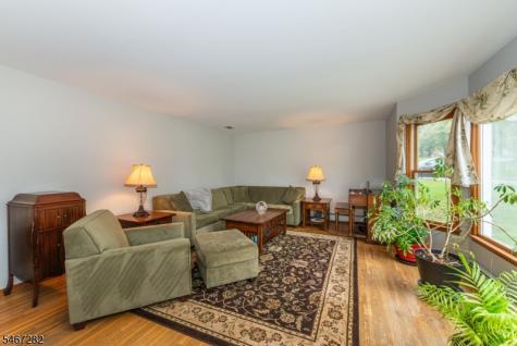 12 Kristen Drive Roxbury NJ 07876