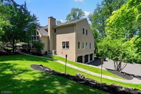 41 Sutton Farm Road Delaware NJ 08822