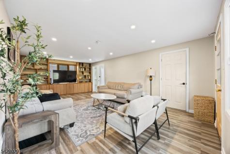 21 Starlit Drive Middlesex NJ 08846
