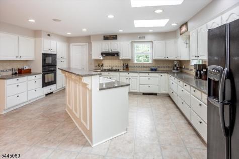 81 Poplar Drive Hanover NJ 07950