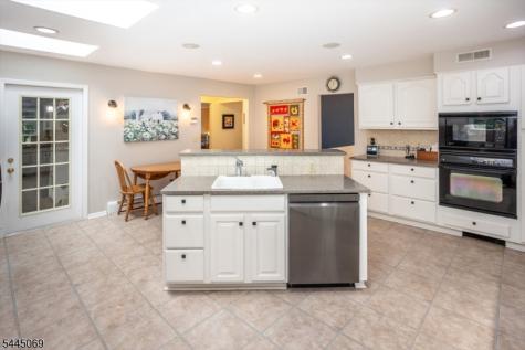 81 Poplar Drive Hanover NJ 07950