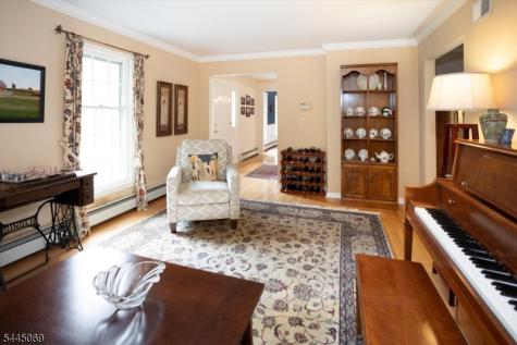 81 Poplar Drive Hanover NJ 07950