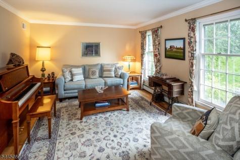 81 Poplar Drive Hanover NJ 07950