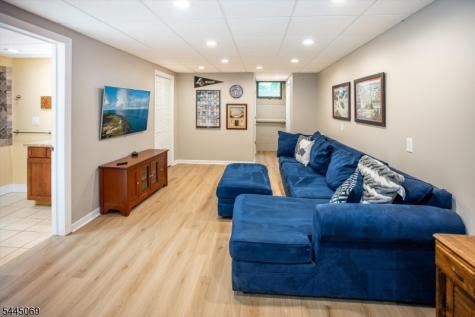 81 Poplar Drive Hanover NJ 07950