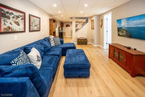 81 Poplar Drive Hanover NJ 07950