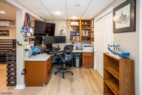 81 Poplar Drive Hanover NJ 07950