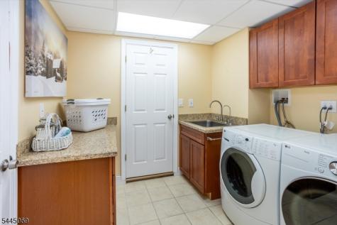81 Poplar Drive Hanover NJ 07950