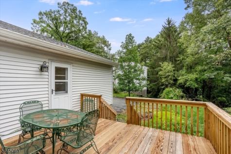 81 Poplar Drive Hanover NJ 07950
