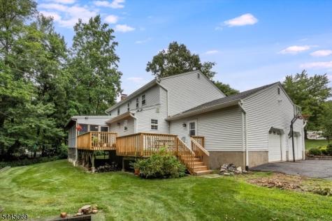 81 Poplar Drive Hanover NJ 07950
