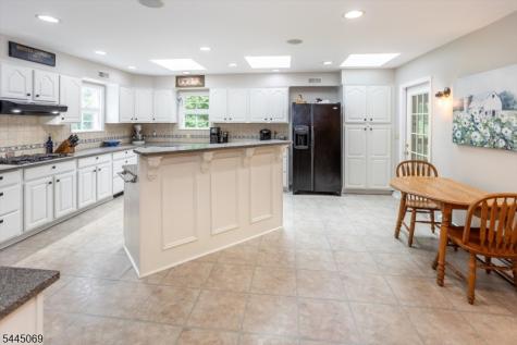 81 Poplar Drive Hanover NJ 07950