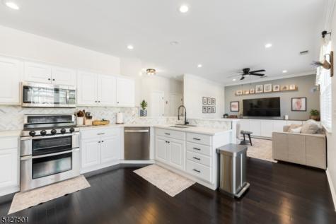71 Saxton Drive Hackettstown NJ 07840