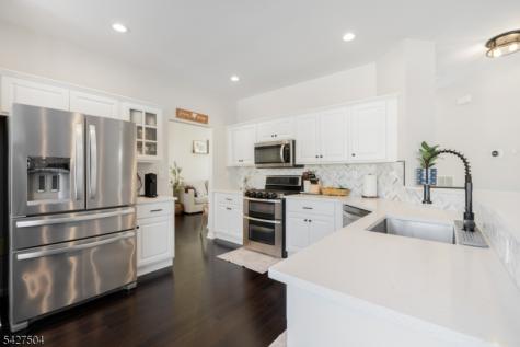 71 Saxton Drive Hackettstown NJ 07840