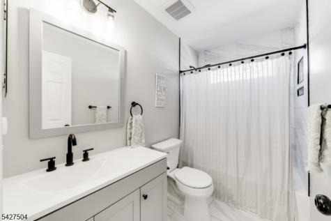 71 Saxton Drive Hackettstown NJ 07840