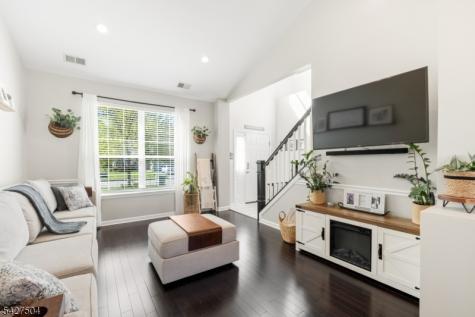 71 Saxton Drive Hackettstown NJ 07840