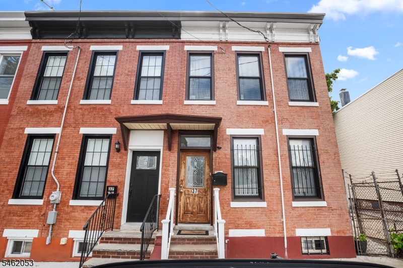37 Emmet Street Newark NJ 07114