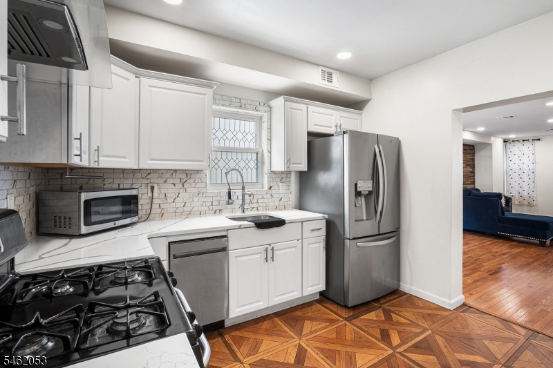 37 Emmet Street Newark NJ 07114