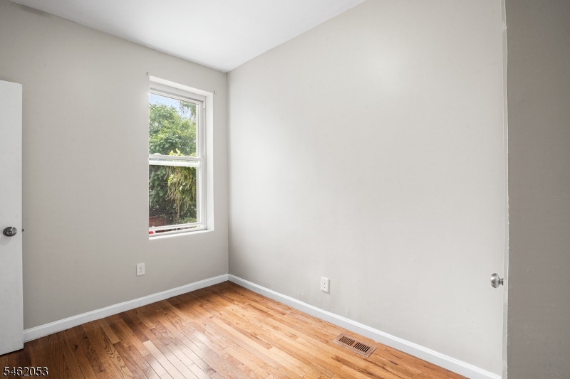 37 Emmet Street Newark NJ 07114