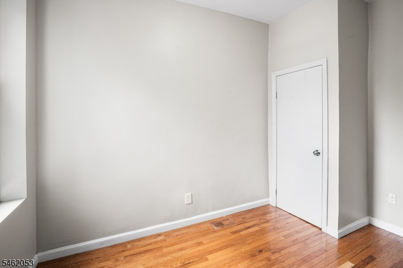 37 Emmet Street Newark NJ 07114