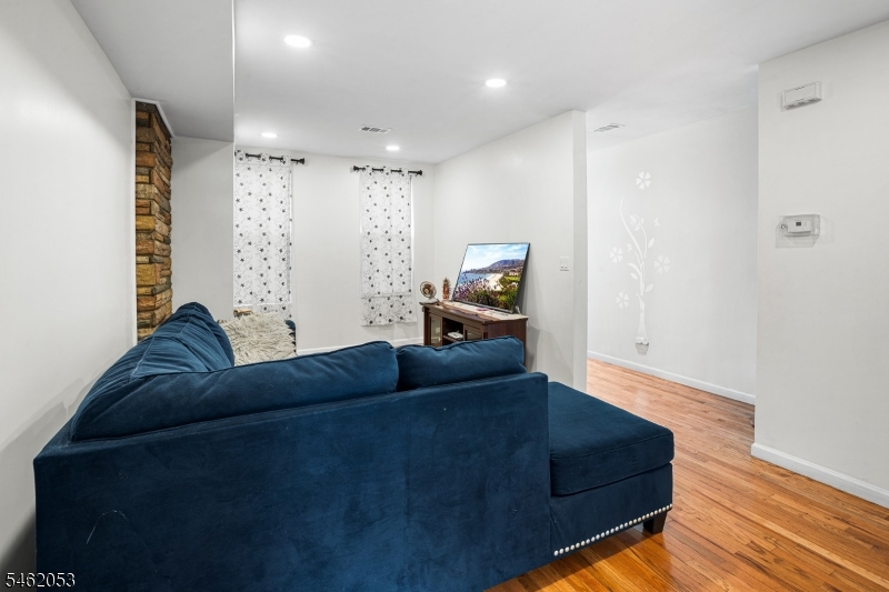 37 Emmet Street Newark NJ 07114