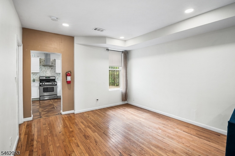 37 Emmet Street Newark NJ 07114