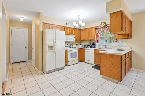 4 Viking Court Randolph NJ 07869
