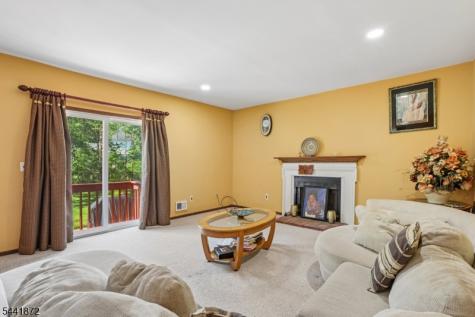 4 Viking Court Randolph NJ 07869