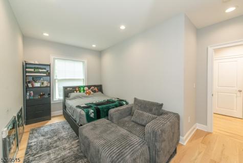 40 Lee Road Livingston NJ 07039