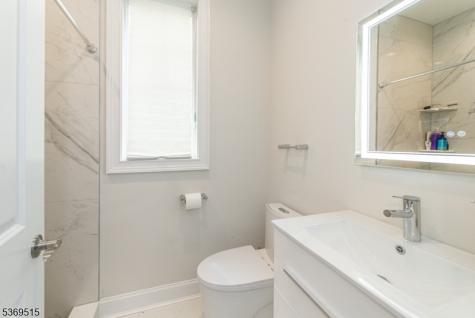 40 Lee Road Livingston NJ 07039