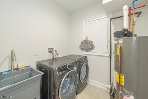 40 Lee Road Livingston NJ 07039
